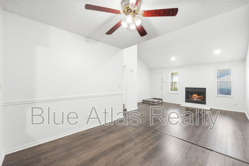 916 Hilltop Dr.