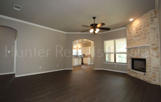 4 beds, 2 baths, $2,050