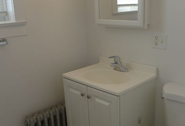 Lamon Courts Apartments