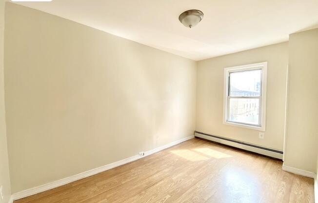 1198 E 94 ST