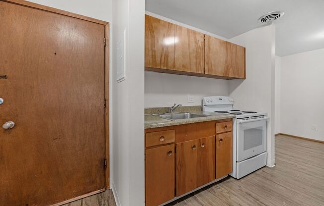 1 bed, 1 bath, 686 sqft, $1,695, Unit 104