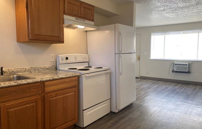 2 beds, 1 bath, 624 sqft, $875, Unit F