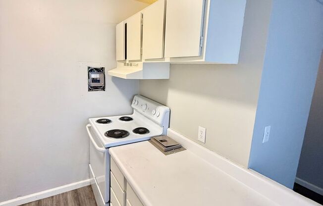 Studio, 1 bath, 490 sqft, $749, Unit Unit 312