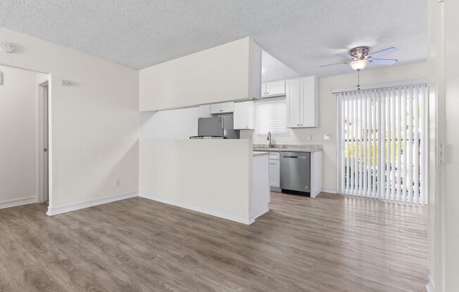 2 beds, 1 bath, $2,295, Unit 2474-E