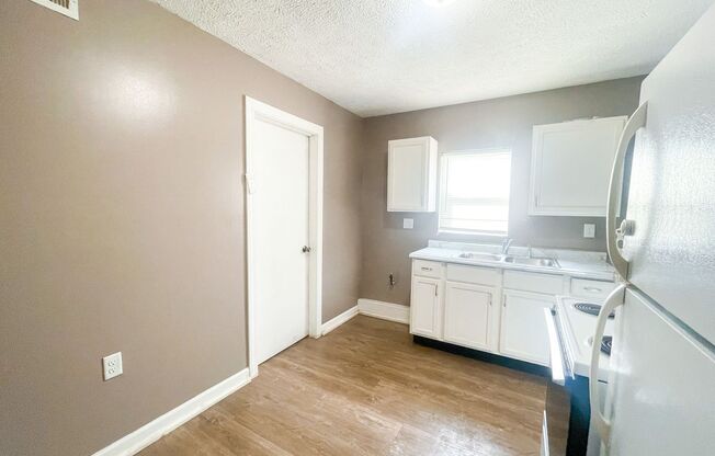 2 beds, 1 bath, 500 sqft, $999, Unit 2118 N Admiral Dr