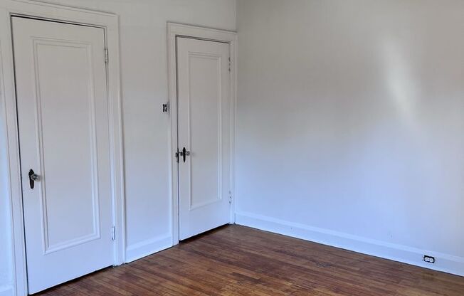 2 beds, 1 bath, 1,050 sqft, $1,695, Unit 01