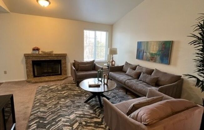 2 beds, 2 baths, 1,030 sqft, $1,735, Unit 811