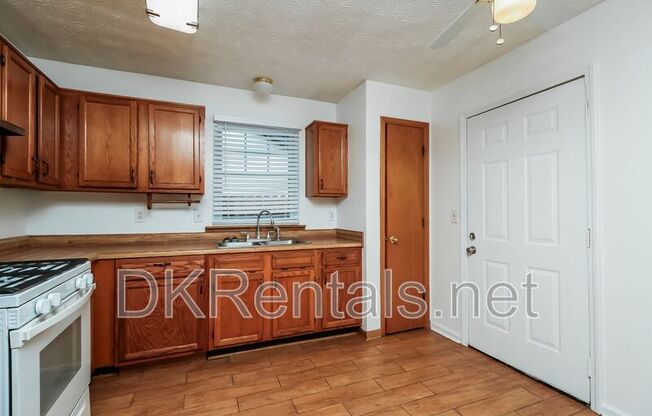 3815 LANDGRAF CV