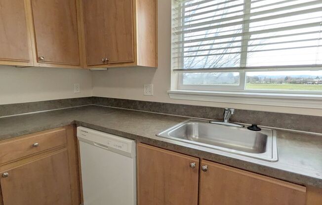 2 beds, 2 baths, 994 sqft, $1,575, Unit E302