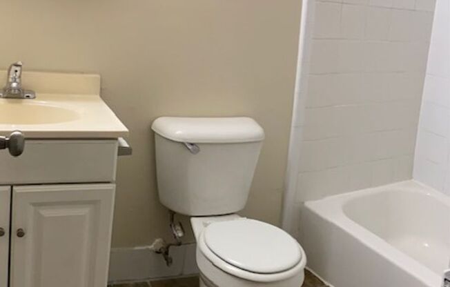 1 bed, 1 bath, 625 sqft, $1,250, Unit G08
