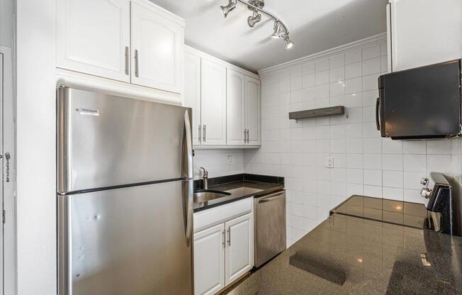 2 beds, 2 baths, $3,700, Unit 2F