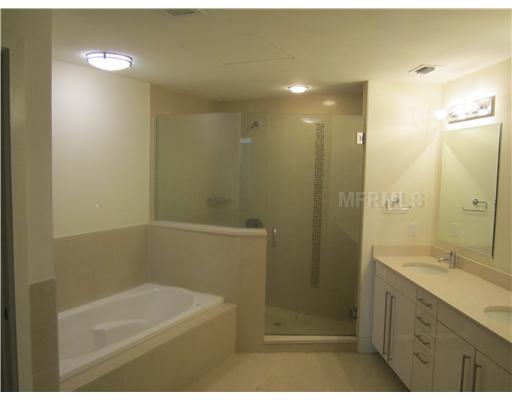 LUXURY 2 Bedroom / 2.5 Bathroom Downtown High Rise Condo