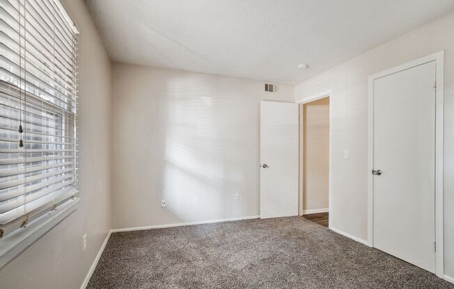 1 bed, 1 bath, 691 sqft, $945, Unit 215 P