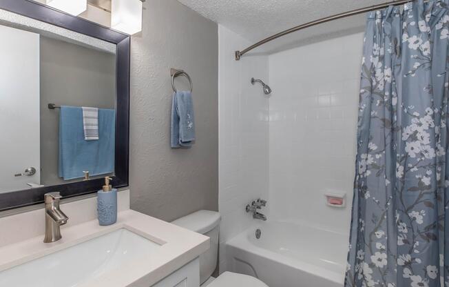 1 bed, 1 bath, 668 sqft, $975