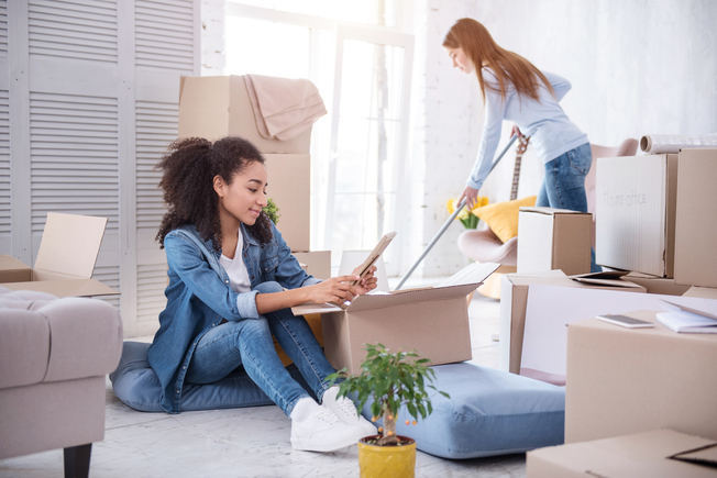 How to Find a Roommate: The Tips and The Challenges