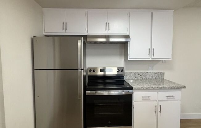 2 beds, 1 bath, 850 sqft, $2,200, Unit 6