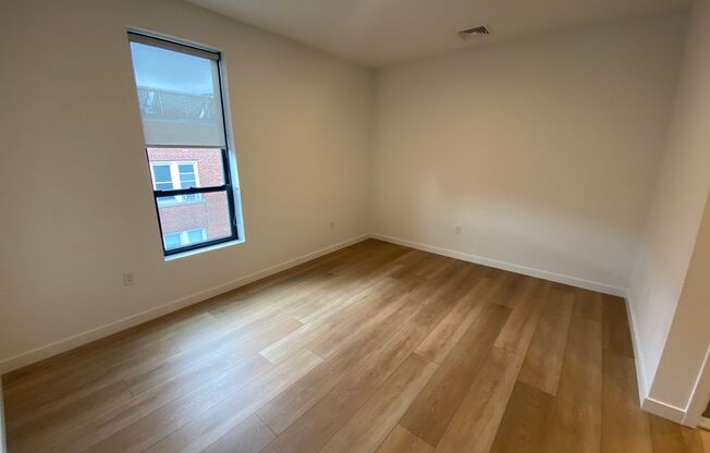 104 Howe St
