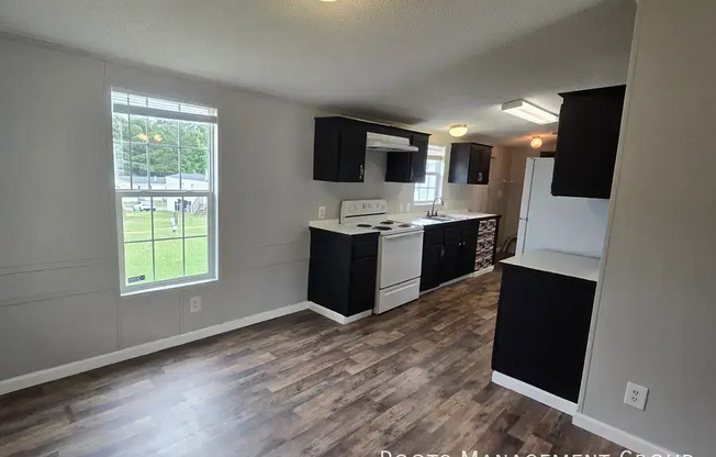 1105 WILDWOOD DR