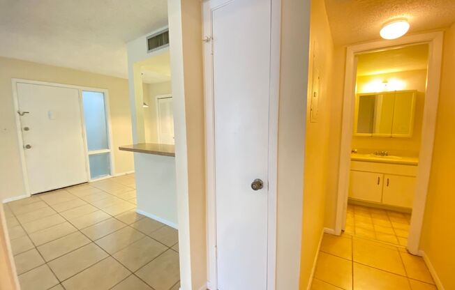 1 bed, 1 bath, $1,200, Unit UNIT 62