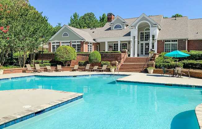 Outdoor pool with sundeck and WiFi