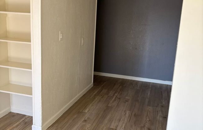 2 beds, 1 bath, $1,245, Unit 26