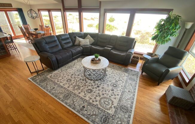 LONG BEACH VACATION HOME BY THE MONTH - VIEW & BEACH ACCESS