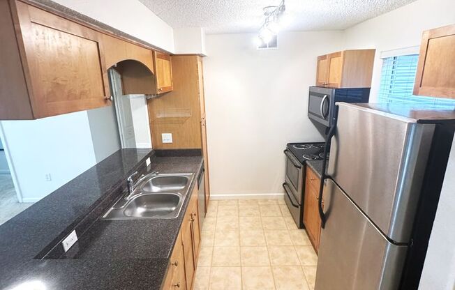 Beautiful Condo in the Fountains near beaches