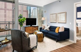 160 W KINZIE