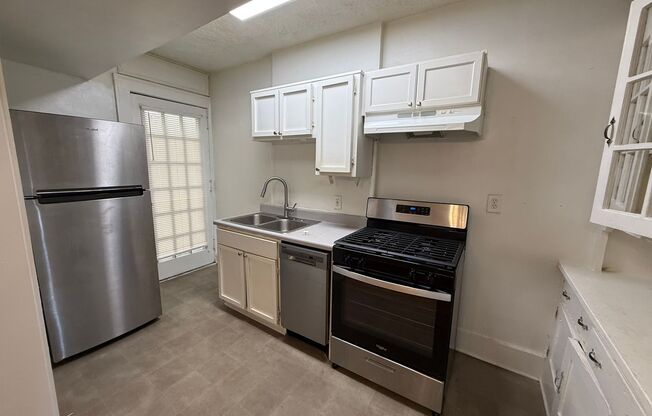 1 bed, 1 bath, 767 sqft, $1,795, Unit 950-12