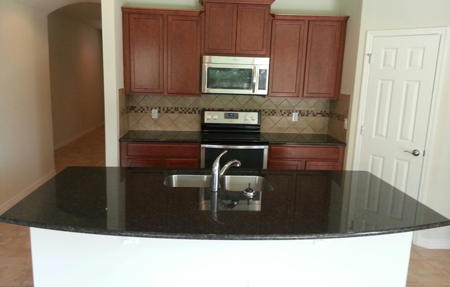 SPACIOUS!! Windermere Terrace! Immaculate 4 Bedroom 2 Bath! Single Family Home!!