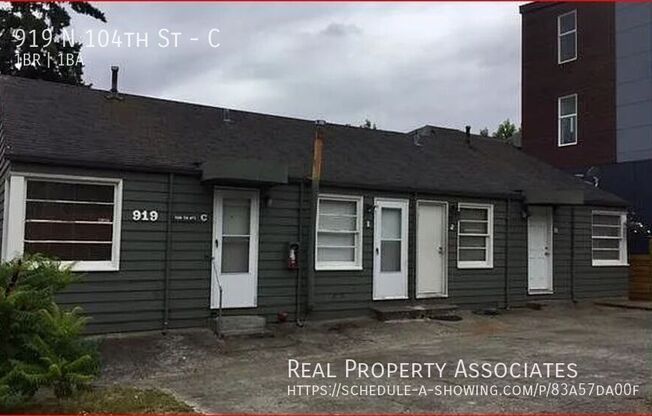 919 N 104 ST