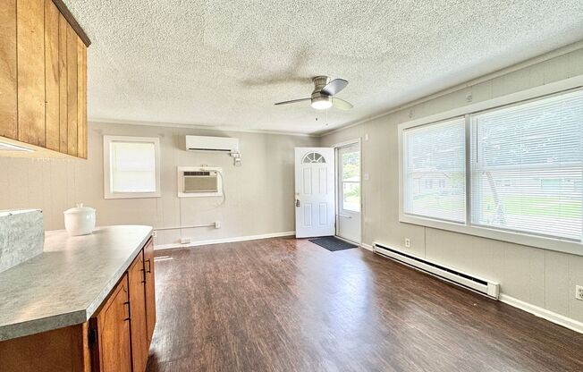 2 BR House w/ Fenced Yard