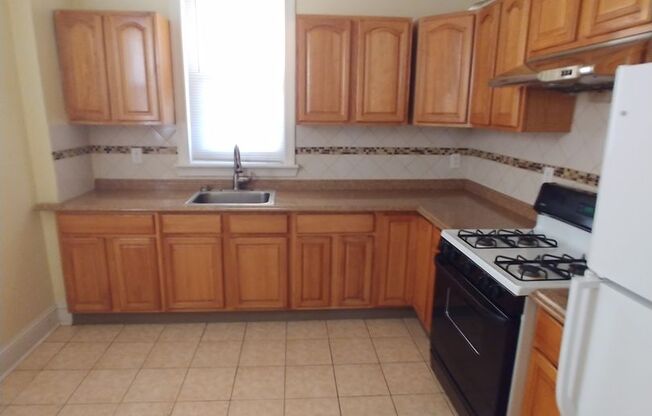 Modern & Comfortable Lawncrest home-North East Philadelphia
