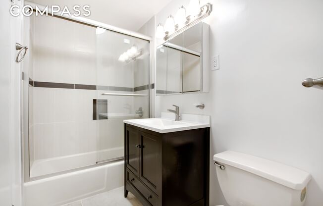 Studio, 1 bath, 1,200 sqft, $4,950, Unit 3