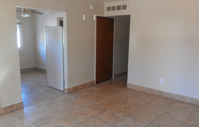 3 beds, 1 bath, $1,300