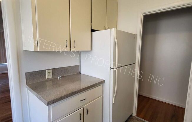 2 beds, 1 bath, 915 sqft, $1,750, Unit 7920