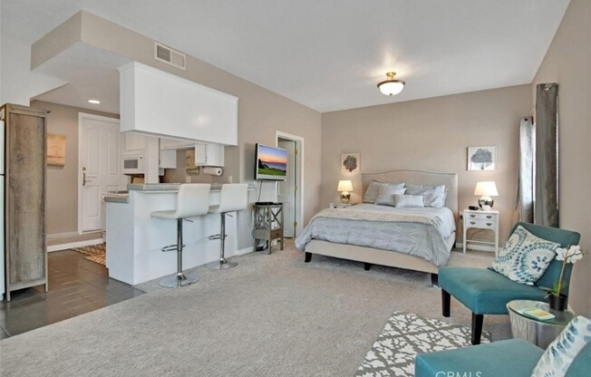 328 Rosecrans Ave