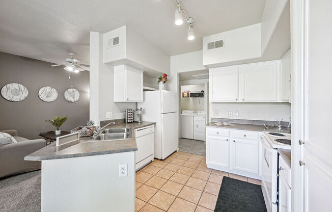 1 bed, 1 bath, 801 sqft, $1,225