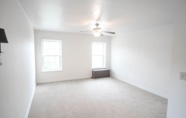 Studio, 1 bath, 450 sqft, $800, Unit 775-44