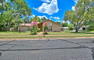 Well Maintained 3 Bed/2 Bath in Established Brushy Creek Neighborhood