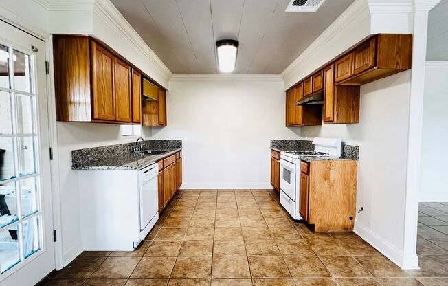 Newly renovated 3 bed, 2 bath home in River Ranch