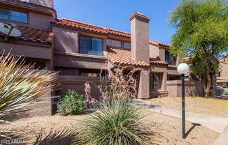 609 E MESQUITE Circle