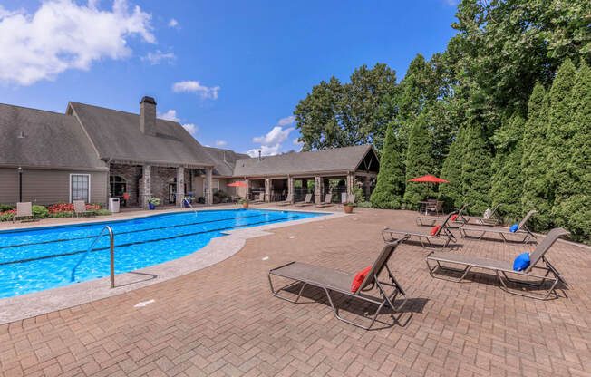 Terraces_At_Forest_Springs_Pool_6_Louisville_KY