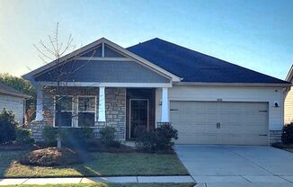 Charming 3-Bedroom, 2-Bathroom Single-Family Home in The Vineyards of Charlotte