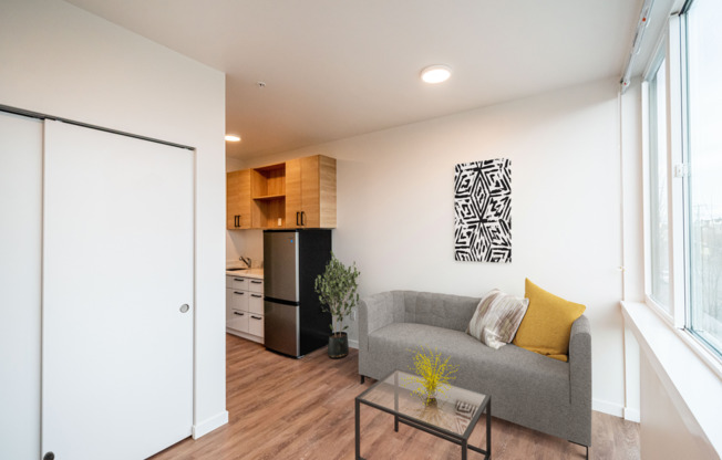 Studio, 1 bath, 229 sqft, $945, Unit 016