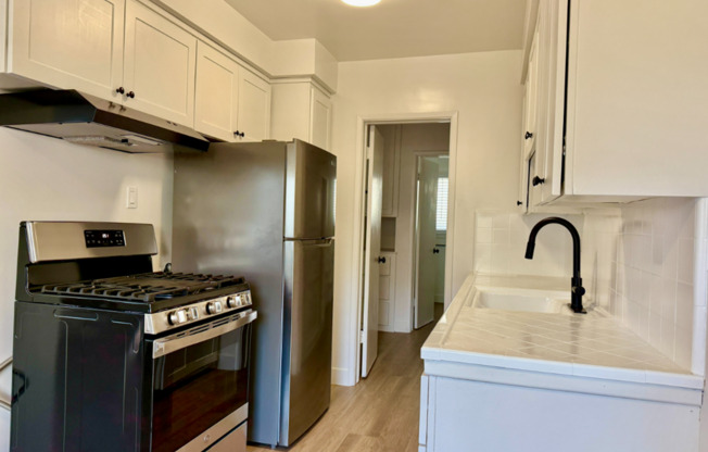 Coming Soon! Newly Renovated 1-Bedroom Upper Unit in Alamitos Beach