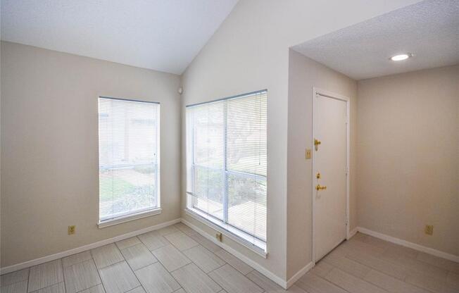 9262 WESTWOOD VLG DR