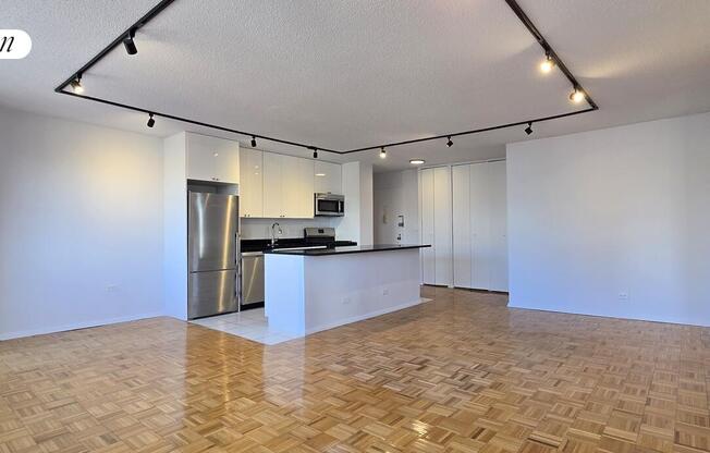 2 beds, 1 bath, $7,300, Unit 23F