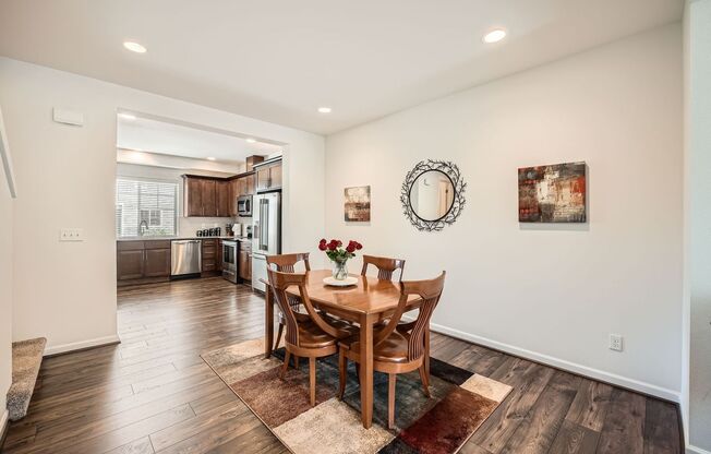 Modern Furnished Townhome in Prime Kent Location | All Utilities + Internet Included