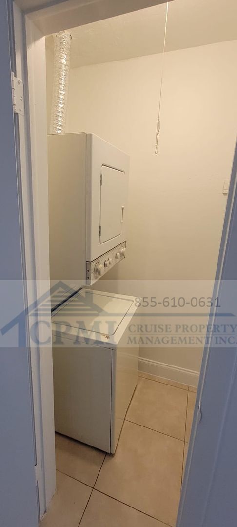 1 bed, 1 bath, 751 sqft, $1,725, Unit 5